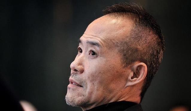 万科巨亏千亿高管失联，七十五岁王石境遇凄凉，难道真是报应？