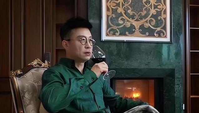 从一无所有到套现2亿离开，珠宝豪门赘婿为何最终失去一切？