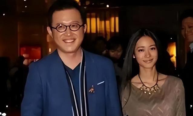 从一无所有到套现2亿离开，珠宝豪门赘婿为何最终失去一切？