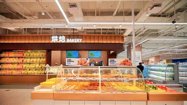 沃尔玛成都首店焕新开业，年内百店升级如何破解大卖场生存难题？