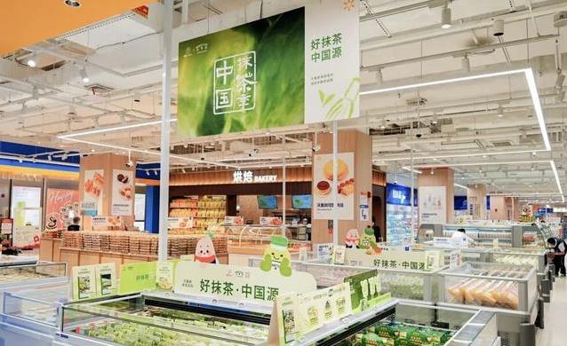 沃尔玛成都首店焕新开业，年内百店升级如何破解大卖场生存难题？